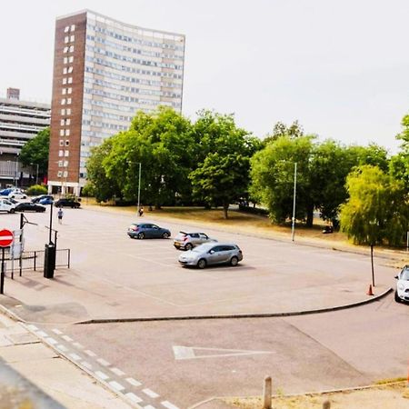 Urban Stylish Apartment - Southend Stays Buitenkant foto