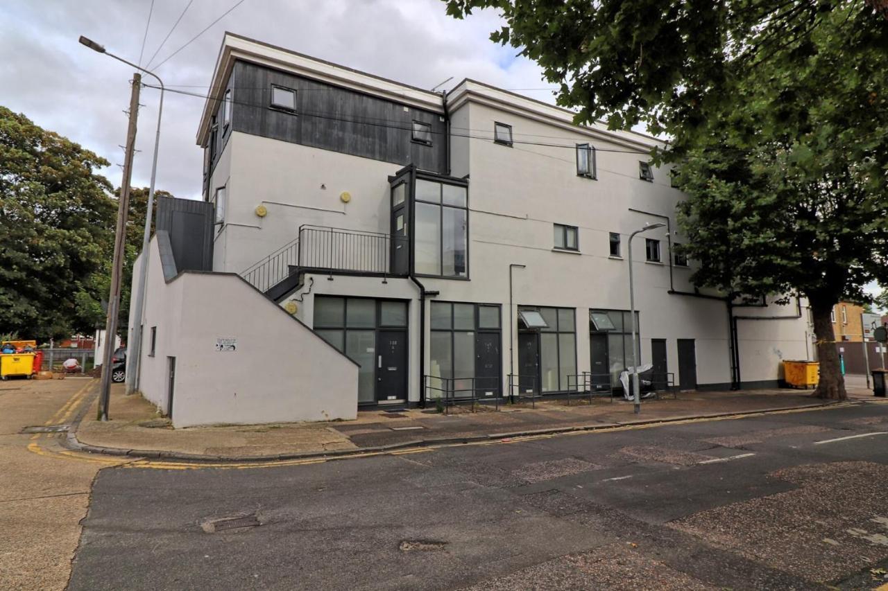 Urban Stylish Apartment - Southend Stays Buitenkant foto